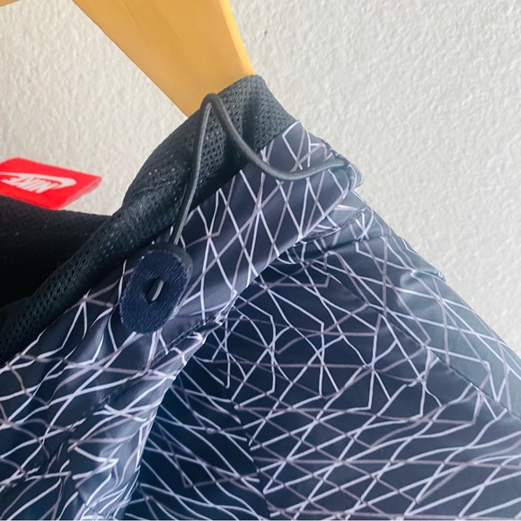 Nike RU Grid Print WindRunner Women's Jacket EUC Size XS - Picture 13 of 13